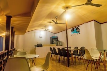 Hide Inn Blue