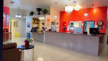 Bridgeway Inn & Suites Portland Airport