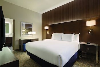 Embassy Suites by Hilton The Woodlands at Hughes Landing