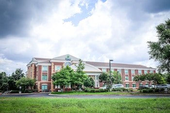 Holiday Inn Express & Suites Memphis/Germantown