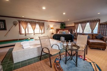 The Anniversary Inn Logan