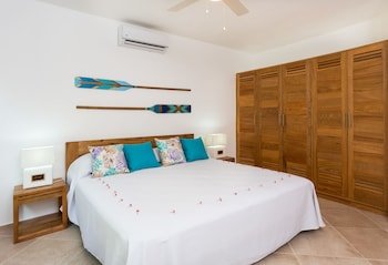 Louisa Aparthotel