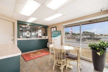 Econo Lodge North Washington