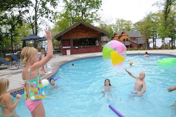 Trapper's Landing Lodge