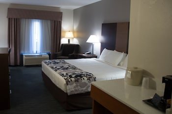 Crossroads Inn & Suites