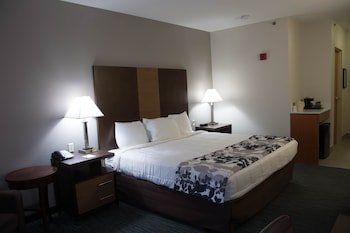 Crossroads Inn & Suites