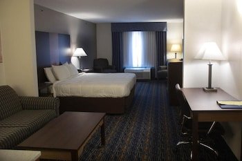Crossroads Inn & Suites