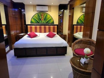 Fields Walking Street Hotel