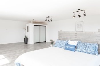 Whale House Guest House