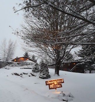 Summit Lodge