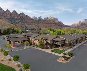 Hampton Inn & Suites Springdale - Zion National Park