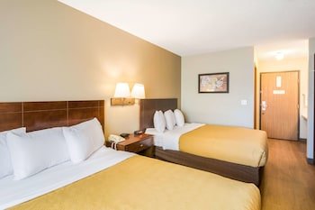 Econo Lodge Inn Near Miller Hill Mall