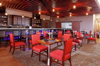 DoubleTree Suites by Hilton Hotel Dayton - Miamisburg