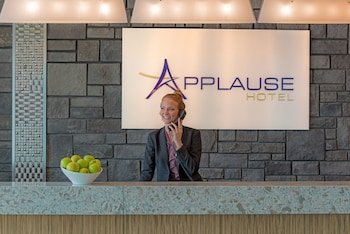 Applause Hotel by Clique Calgary Airport