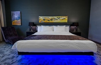 Applause Hotel by Clique Calgary Airport