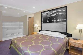 Super 8 by Wyndham Knoxville