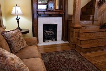 Elk River Hotel & Cafe