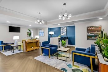 Mainstay Suites Airport