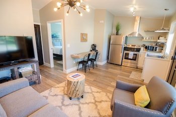 Colony Suites