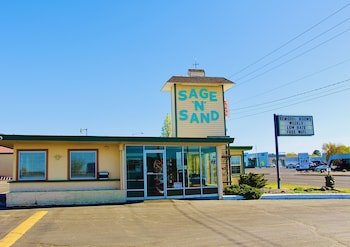 Sage-n-Sand Motel