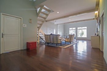 Rose Chamber Bed&Breakfast by RedDoorz