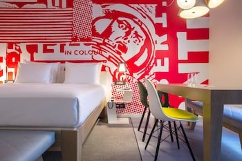 Radisson Red Minneapolis