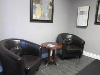 Deluxe Inn