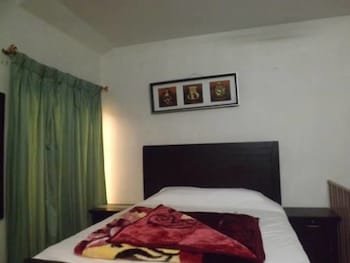 Hotel Orash Lodges