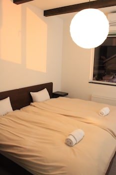 Tsuru Apartments