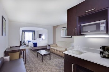 Holiday Inn Express & Suites Mebane