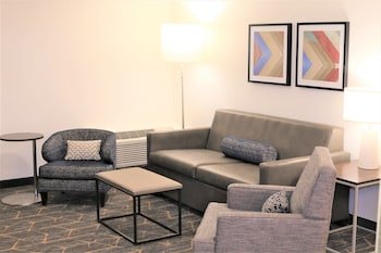 Holiday Inn Hotel & Suites St. Cloud