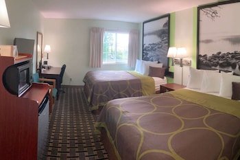 Super 8 by Wyndham Chisago City