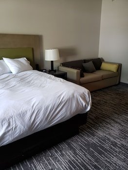 Country Inn & Suites by Radisson, Detroit Lakes, MN
