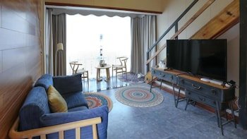 Floral Hotel Libo Meet Inn