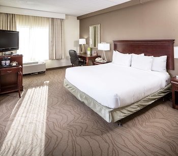 DoubleTree by Hilton Hotel Boston Milford