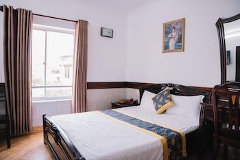 Hung Huong Hotel