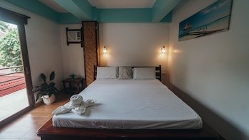 Point 303 Cloud 9 Resort