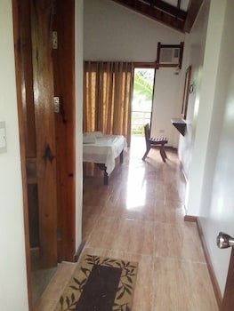 Point 303 Cloud 9 Resort