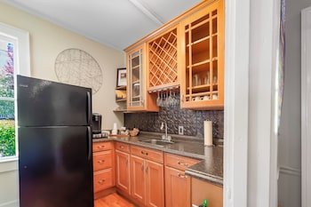 The Aerie Bed And Breakfast