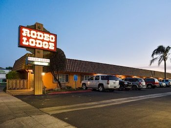 Rodeo Lodge