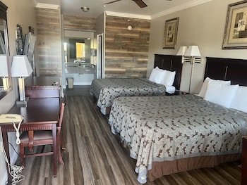 Rodeo Lodge