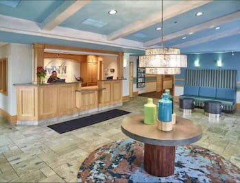 LivINN Suites Fridley