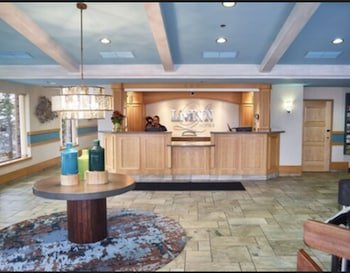 LivINN Suites Fridley
