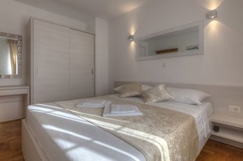 Bed & Breakfast L D