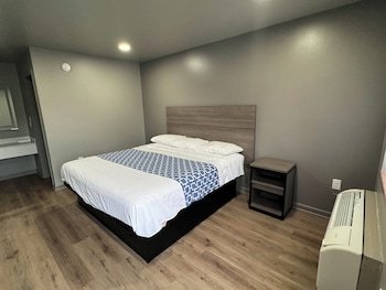 David Crockett Motel