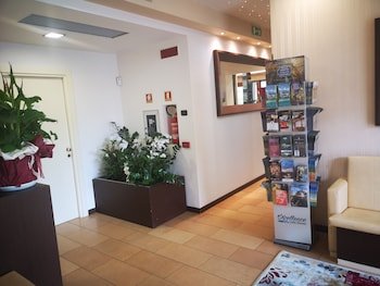 Hotel Clarin 14