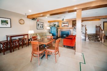 Travelodge Suites by Wyndham Regina / Eastgate Bay