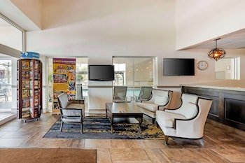 Best Western Plus Revere Inn & Suites