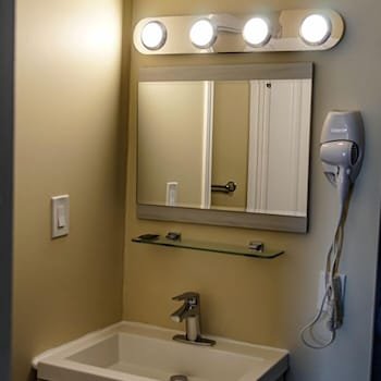 Skyland Motel Inn & Suites