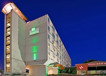 Holiday Inn Manhattan At The Campus